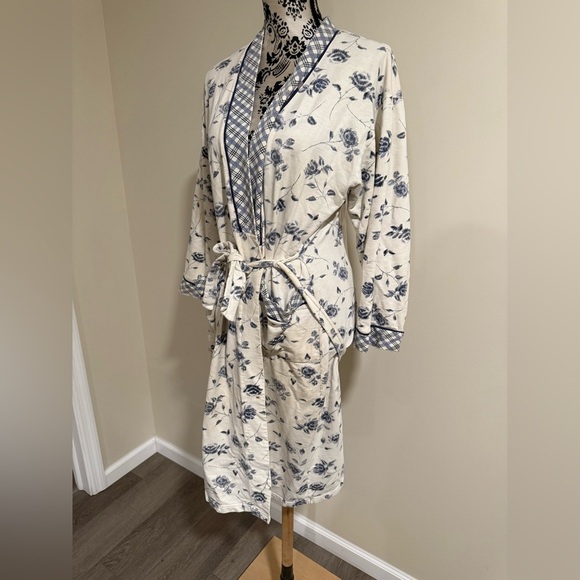Cotton floral robe​ - Picture 2 of 9